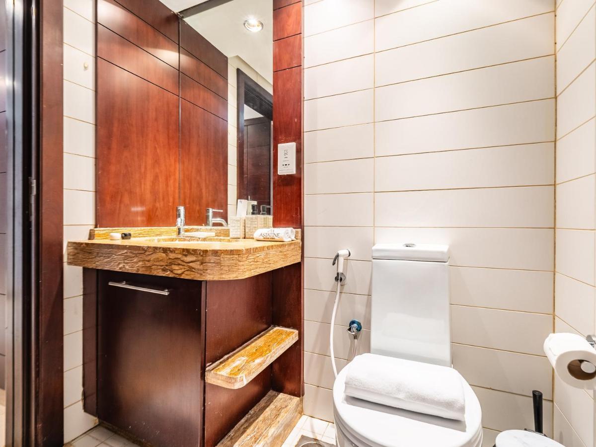 Incredible In Burj View Apartment Dubai